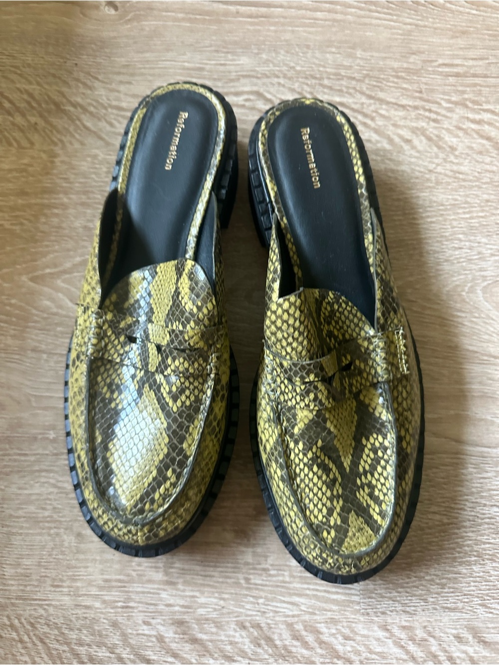 Reformation Angie loafer mule Yellow Snake-Print Slip-On chunky heel size 9.5